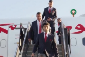 摩洛哥国家队官推晒出视频：球队启程前往美国