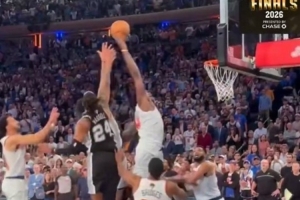 给经典命名了！唐斯谈阿努诺比补篮绝杀：上帝的右手！