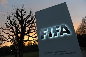 TA：FIFA的脑震荡处理程序遭批评，专家认为球员被置于风险之中