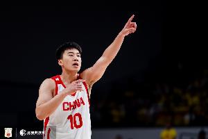媒体人：王俊杰已锁定未来10年在国家队的地位 曾凡博受困于伤病赛事报道