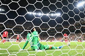 0-1南非！韩国解说：个人认为，这可能是韩国队史上最糟糕的比赛