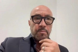 被西蒙打破世界杯连续不丢球纪录！曾加回应：纪录就是用来打破的