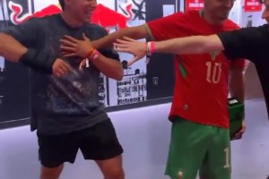 迪亚斯：脱下带巴萨logo的T恤，我才会给你我的球衣