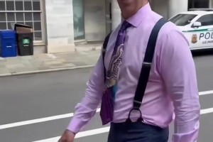 终于给浓眉配中锋了！孔祥宇：签回八村是对湖人更大的诱惑力！